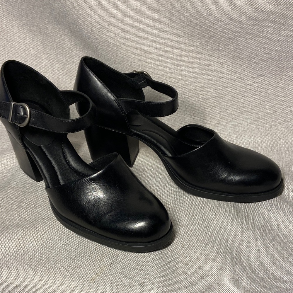 Born Black Women's Heels. Size 11